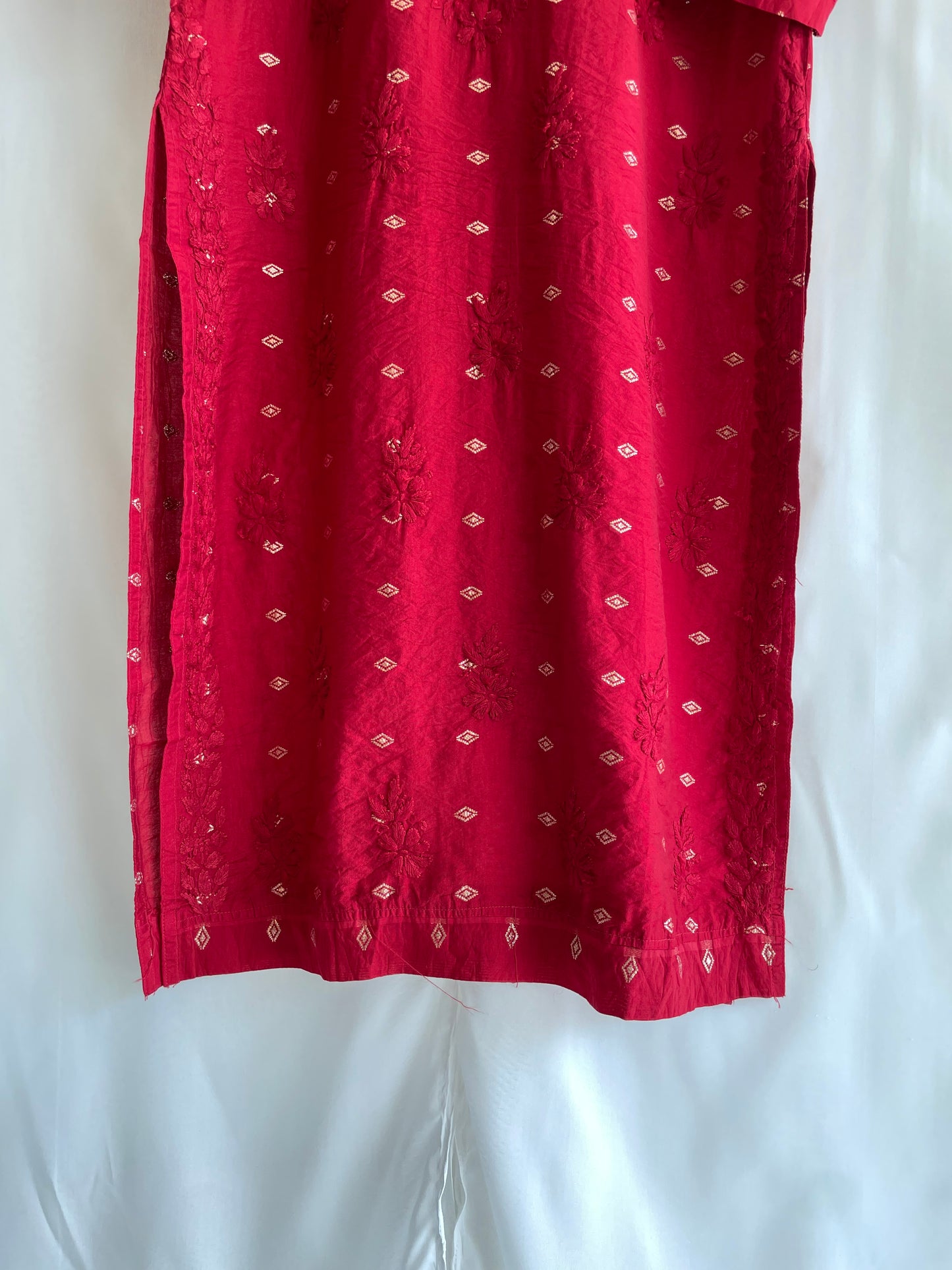 Inaya Long Chikankari Kurti ( Red)