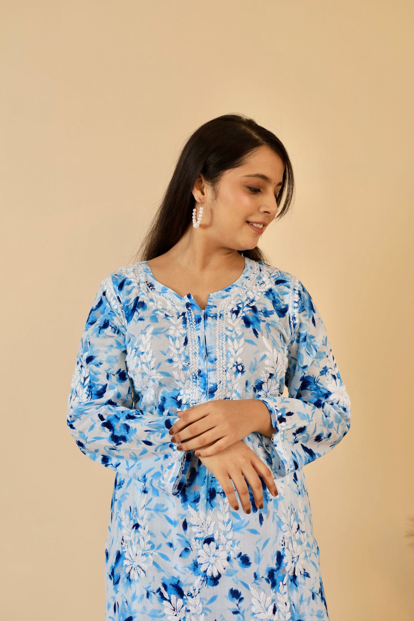 Aisha Mul Long Chikankari kurti ( Blue )