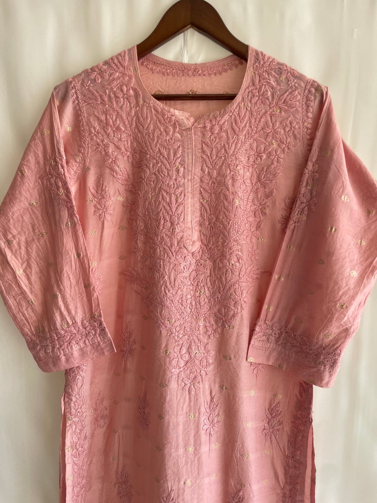 Inaya Long Chikankari Kurti( Peach)