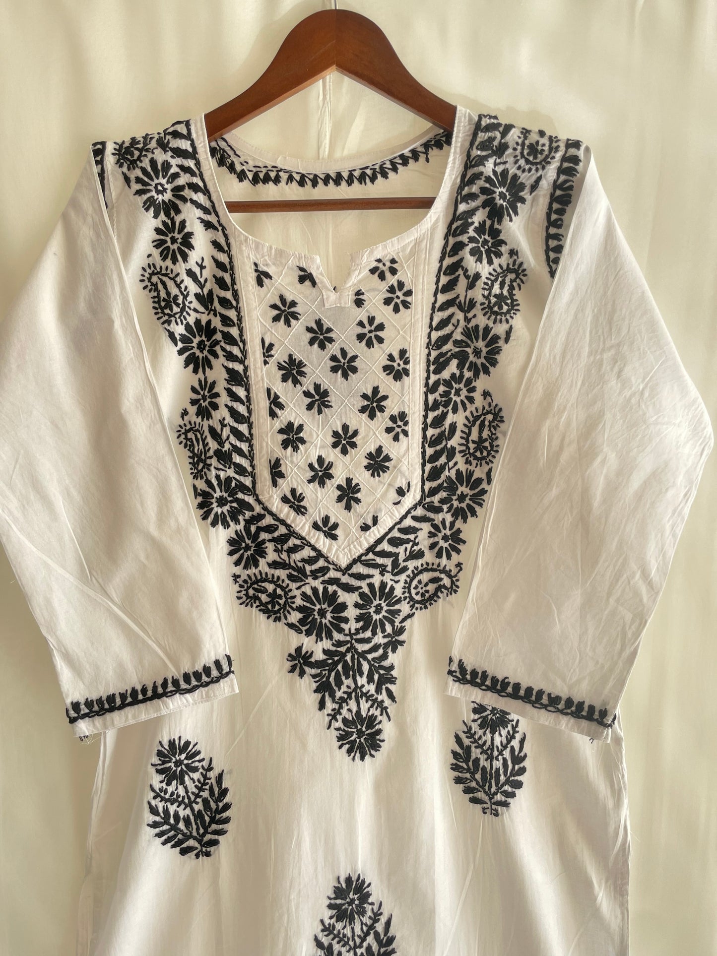 Zoya Cotton Long Chikankari Kurta(Black)