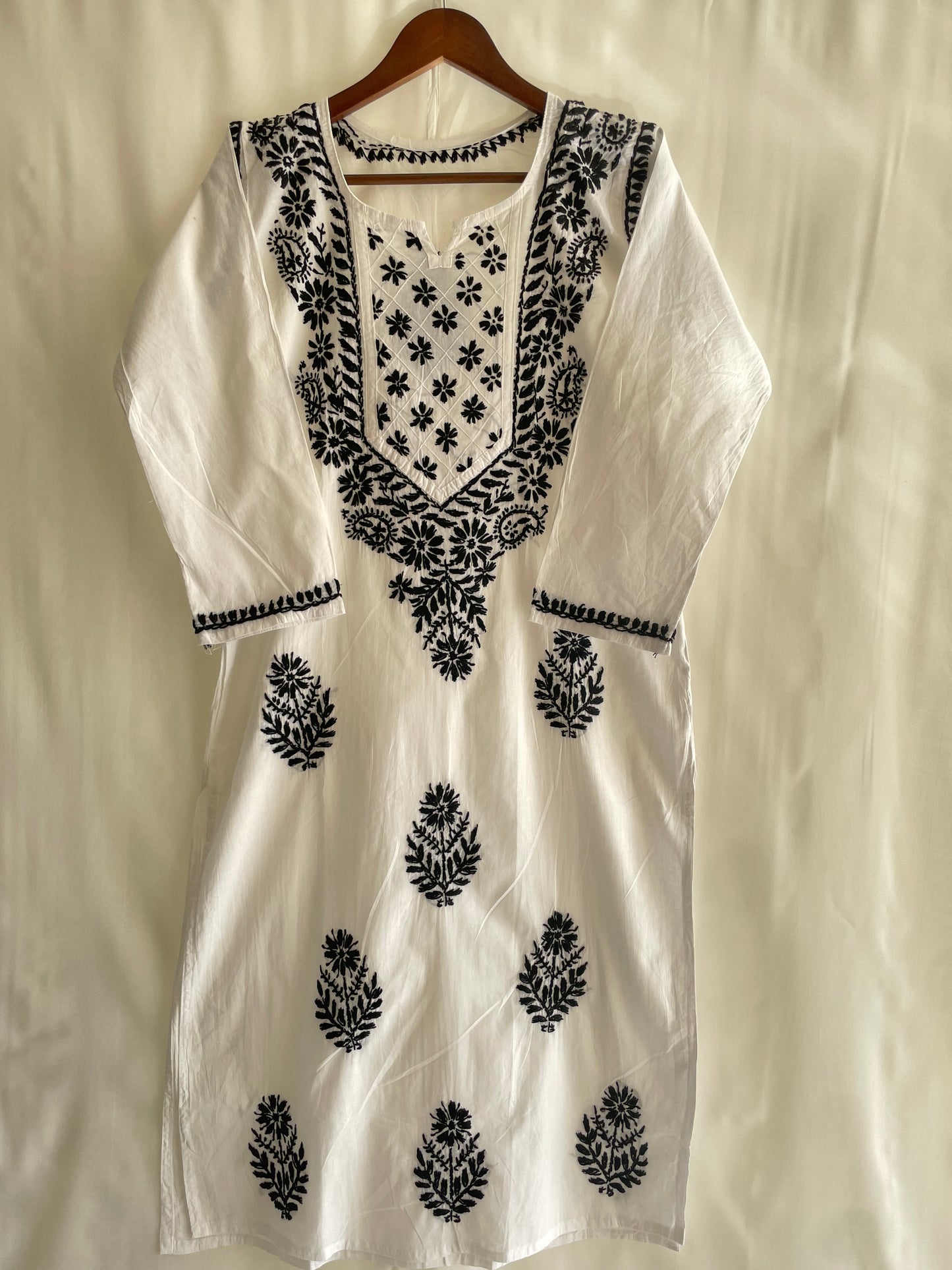 Zoya Cotton Long Chikankari Kurta(Black)