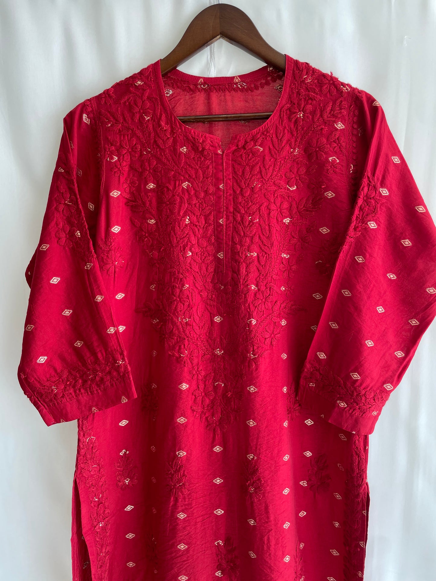 Inaya Long Chikankari Kurti ( Red)