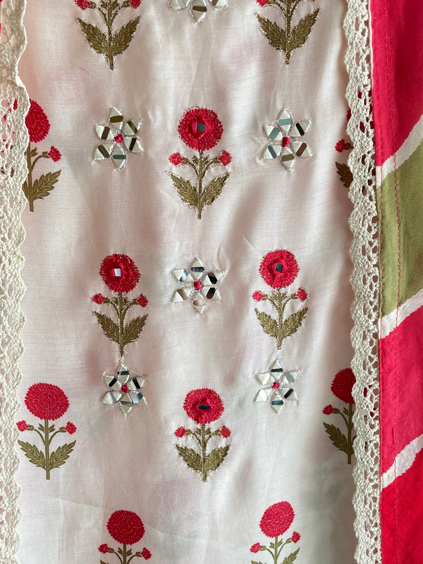 Pure Muslin unstitched suit set with Beautiful Laheriya Dupatta